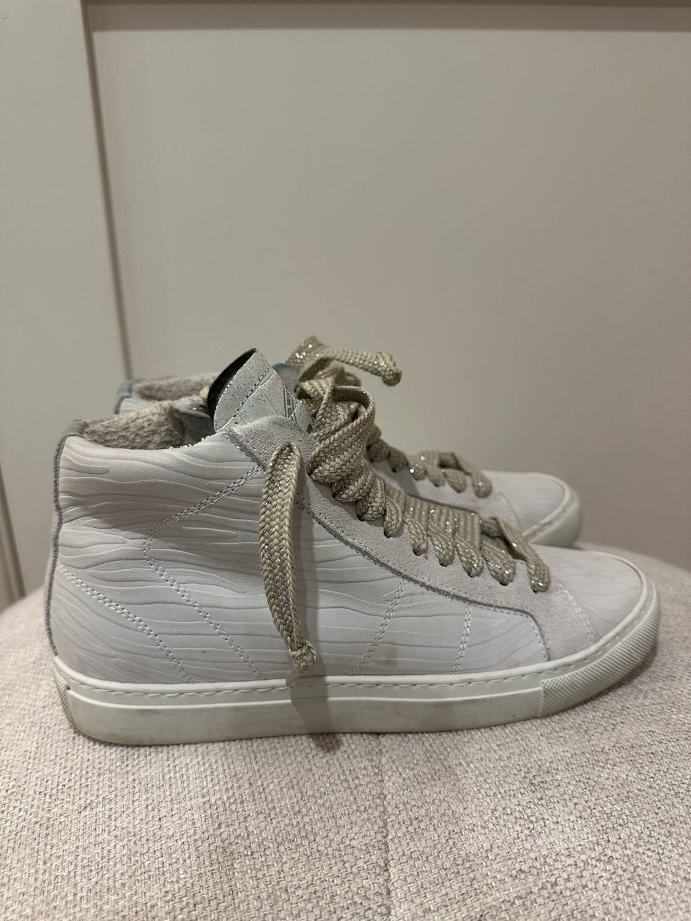 P448 women’s size 38 White Star Zebra high top leather sneakers.